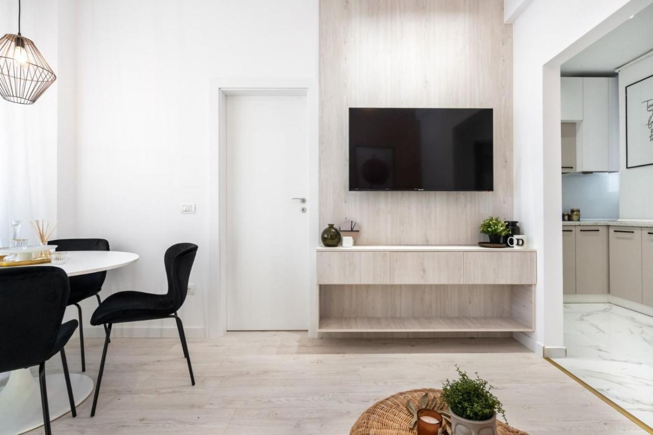 Appartamento Victoria Charm Bucarest Esterno foto