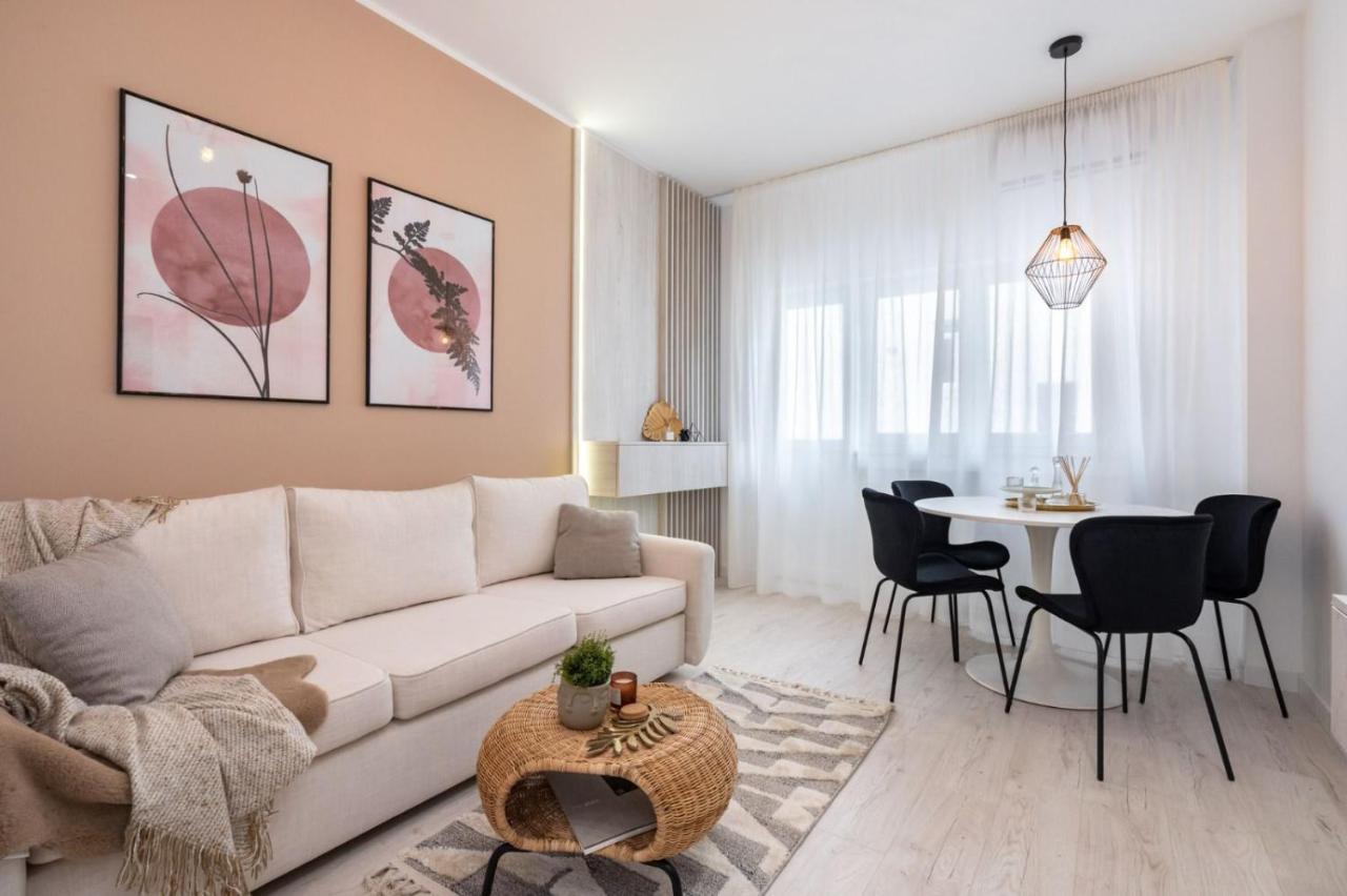 Appartamento Victoria Charm Bucarest Esterno foto
